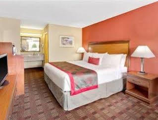 Ramada By Wyndham West